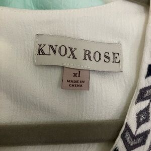 Knox Rose Cream and Gray Chevron Top GUC